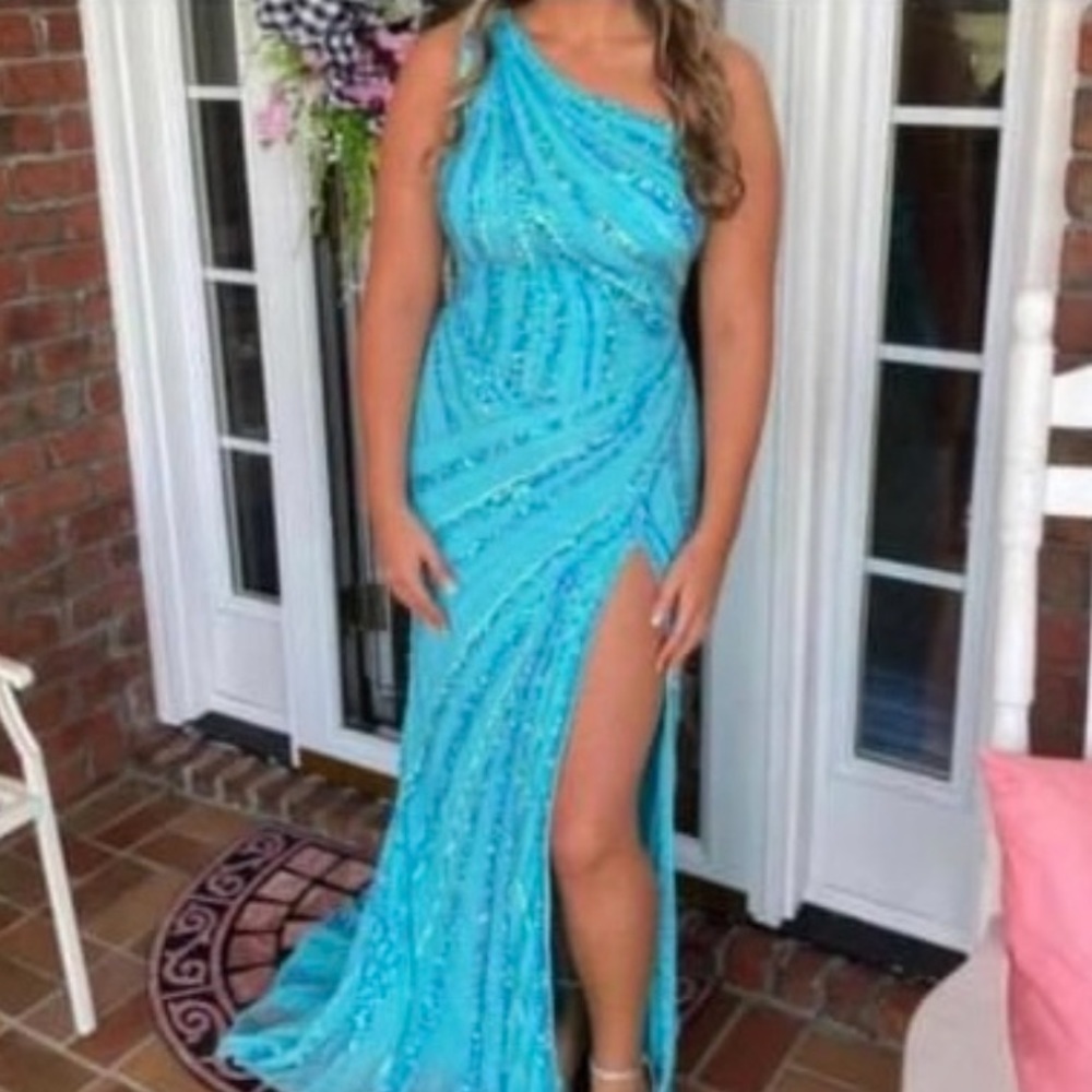 Size 8 Ashely Lauren Prom Dress Obo View 3